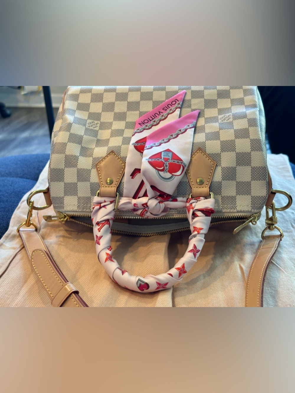Louis Vuitton Damier Azur Bandoulier Speedy 25, with 2 LV Badeaus - Picture 4 of 17